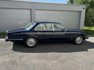 Daimler Double Six