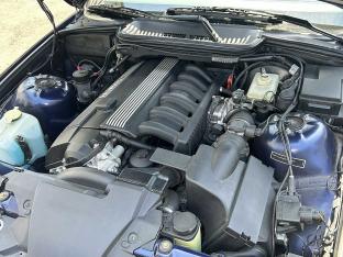 BMW 328i